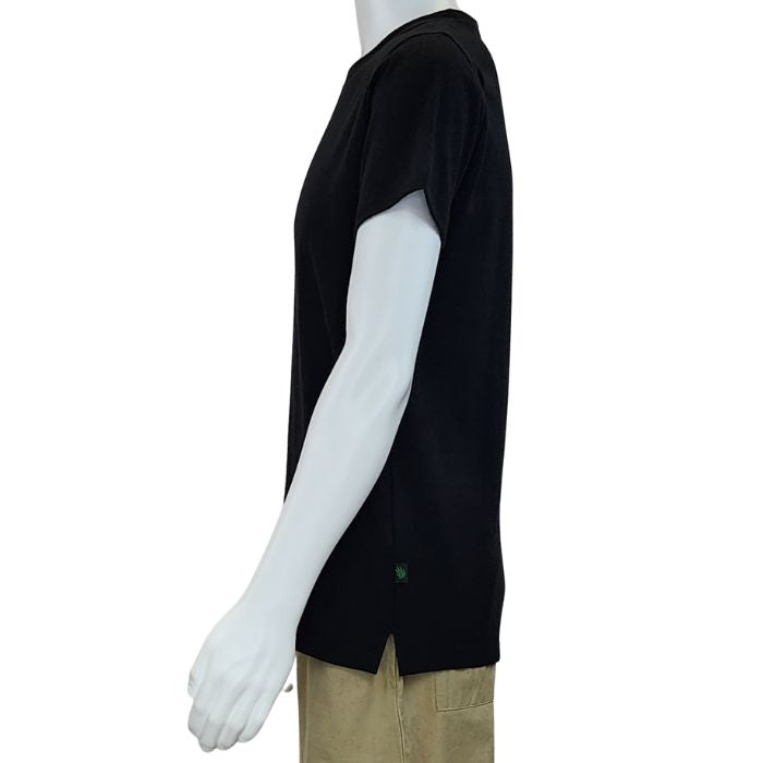 Charlie crew neck t-shirt black side view of top on mannequin